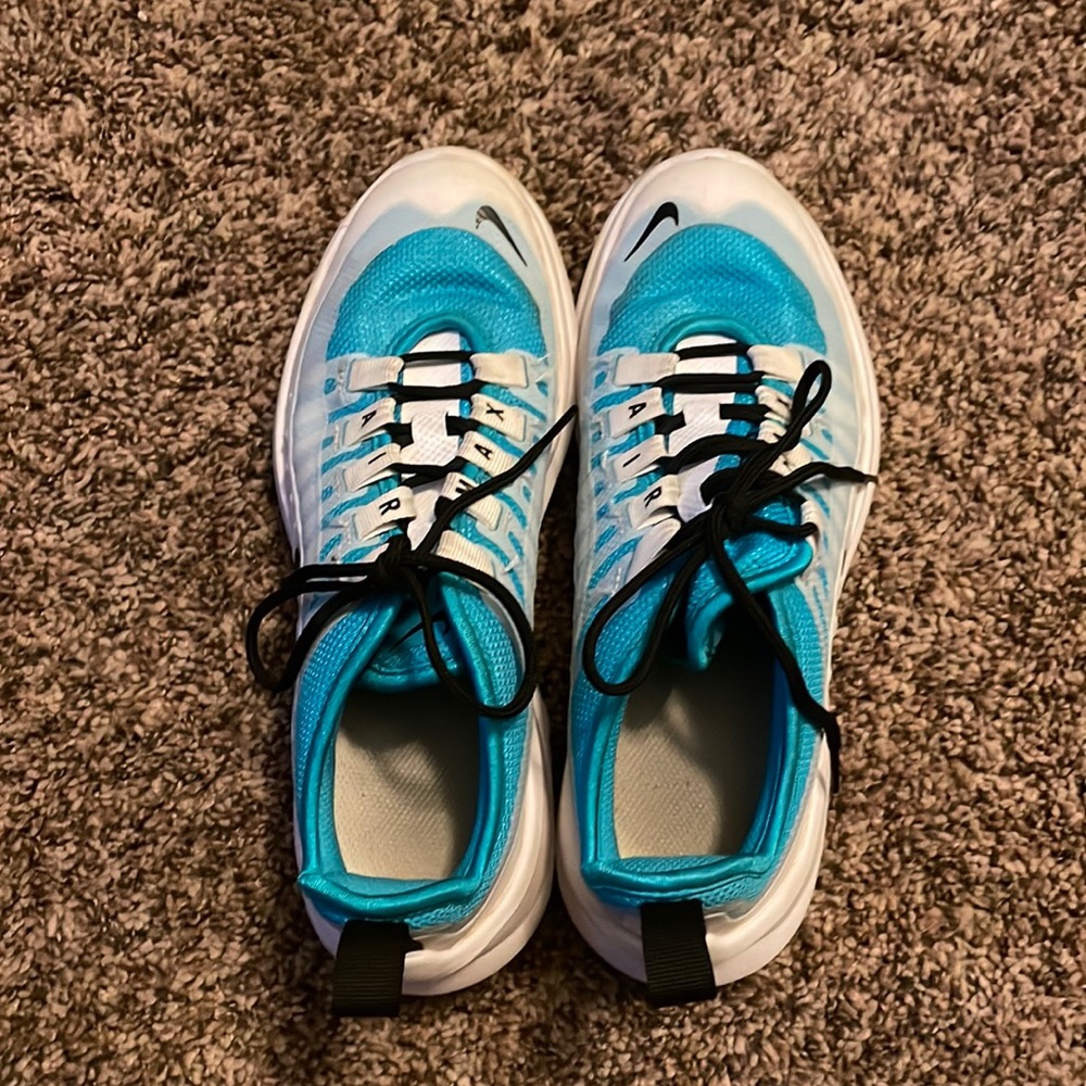 I’m selling teal Nike air maxes The size is 4.5. They are kinda used